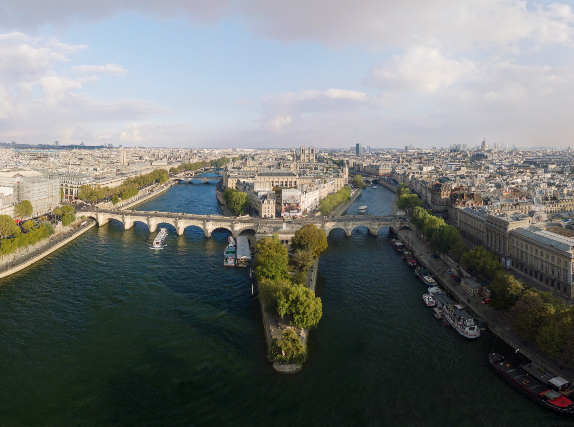 Survol de la Seine