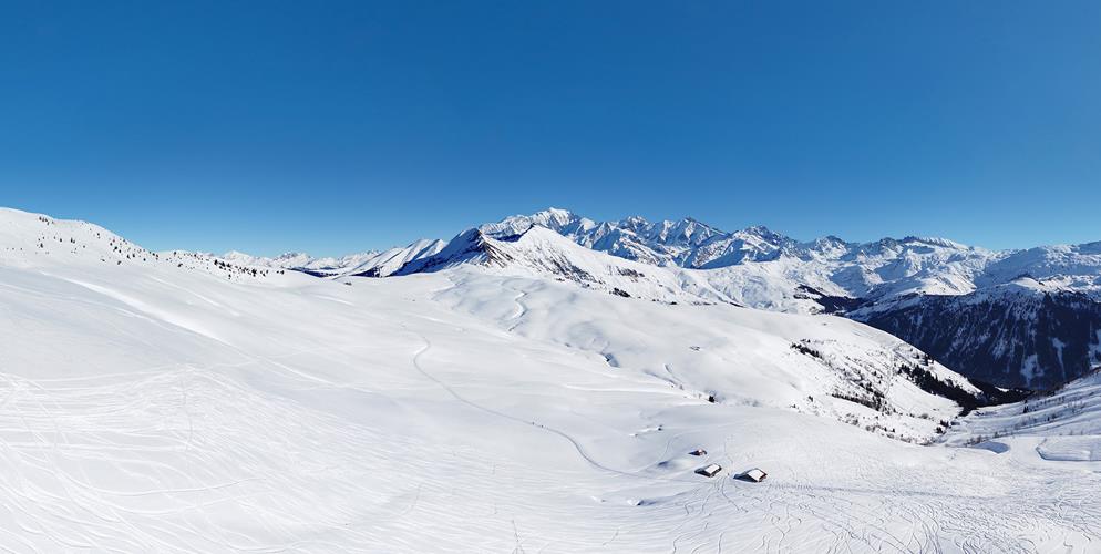 Un panorama aérien à couper le souffle face au Mont-Blanc !