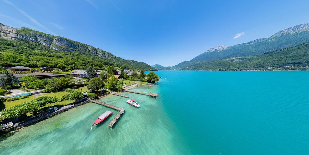 Bredannaz vu du ciel : une immersion 360° au cœur du lac d’Annecy
