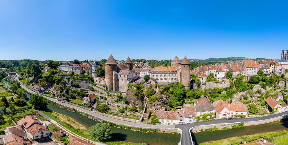 Reportage Photo Drone 360° en Bourgogne : Entre Vignes, Histoire et Villages de Charme